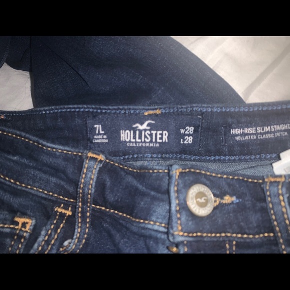 High-Rise Slim Straight Jeans - Picture 3 of 4